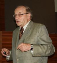 Dr. Tremmel Flórián professzor